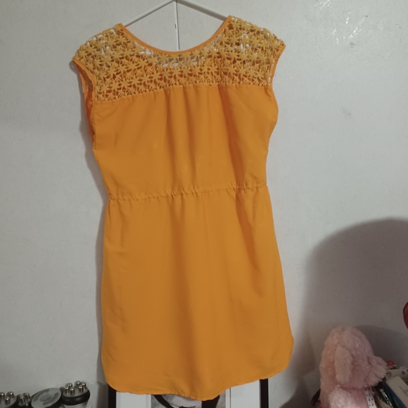 Dress - Picture 6 of 7